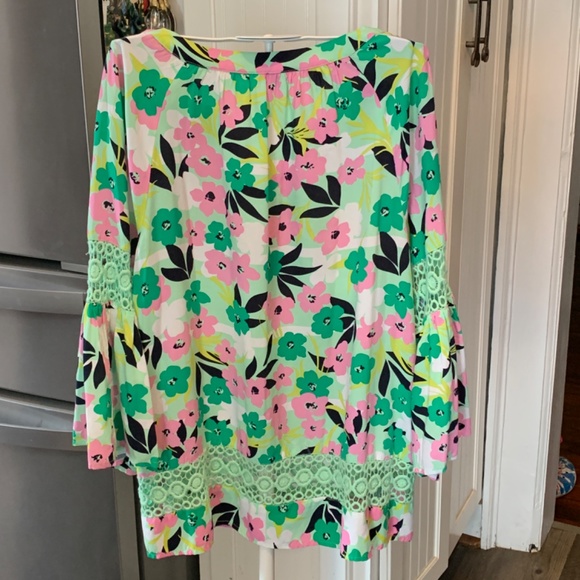 Crown& Ivy bell sleeve‎ floral peasant top. Worn 1x. Retail 65.50 - Picture 6 of 6